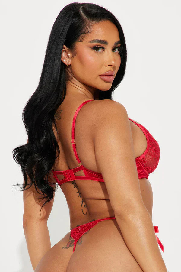 Lust Into Love Lace Lingerie 2-Piece Set - Red